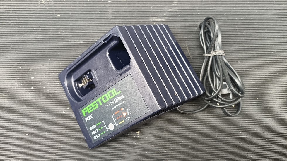 Caricabatterie Festool MXC 10.8V - Non Funzionante, Per Parti O Riparazione