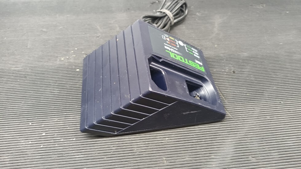 Caricabatterie Festool MXC 10.8V - Non Funzionante, Per Parti O Riparazione