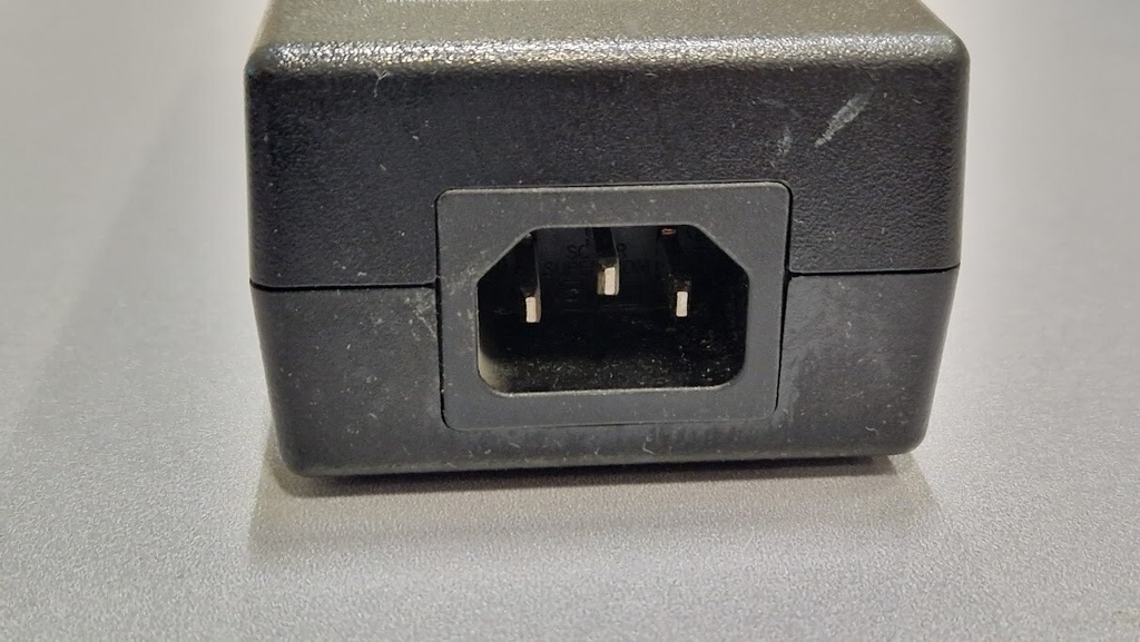 HP 0950-4484 AC Power Adapter 31V 2420mA Used Working Without Power Cord