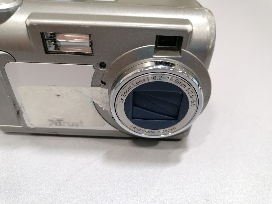 Trust 910Z 3X Optical Zoom Silver  Not Working For Parts