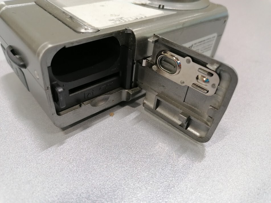 Trust 910Z 3X Optical Zoom Silver  Not Working For Parts