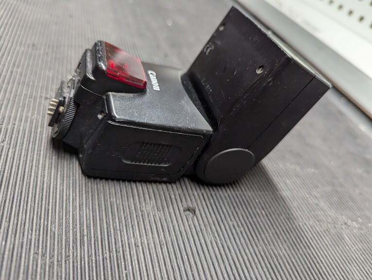 Canon Flash Speedlite 380EX Flash   Black  - Untested