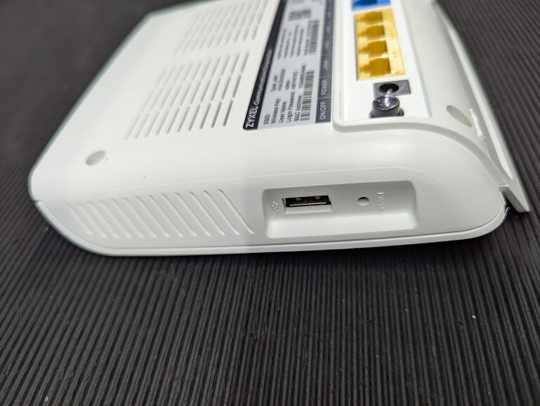 ZyXEL EMG3525-T50B Dual Band 11ac Router White Used Working