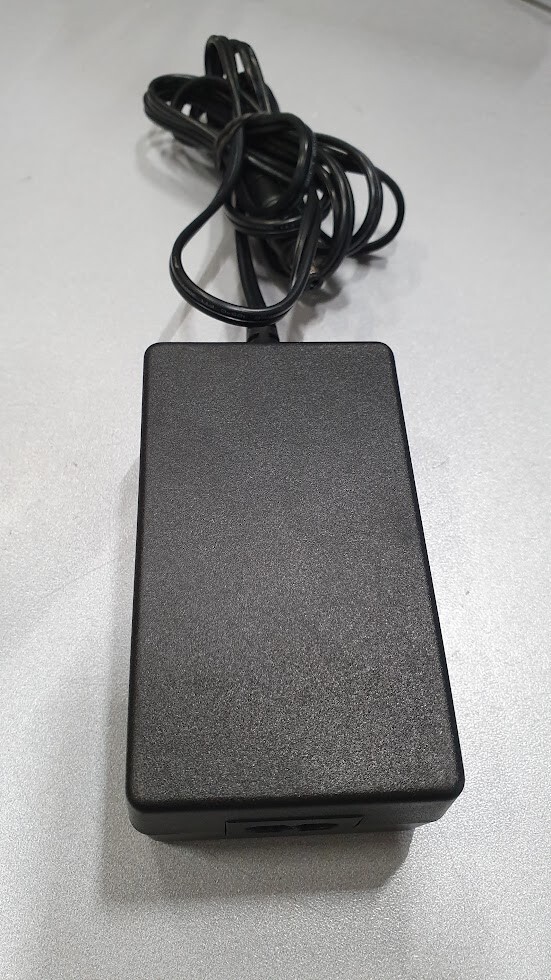HP 0957-2291 AC Power Adapter 12V 1.25A Used Working Without Power Cord