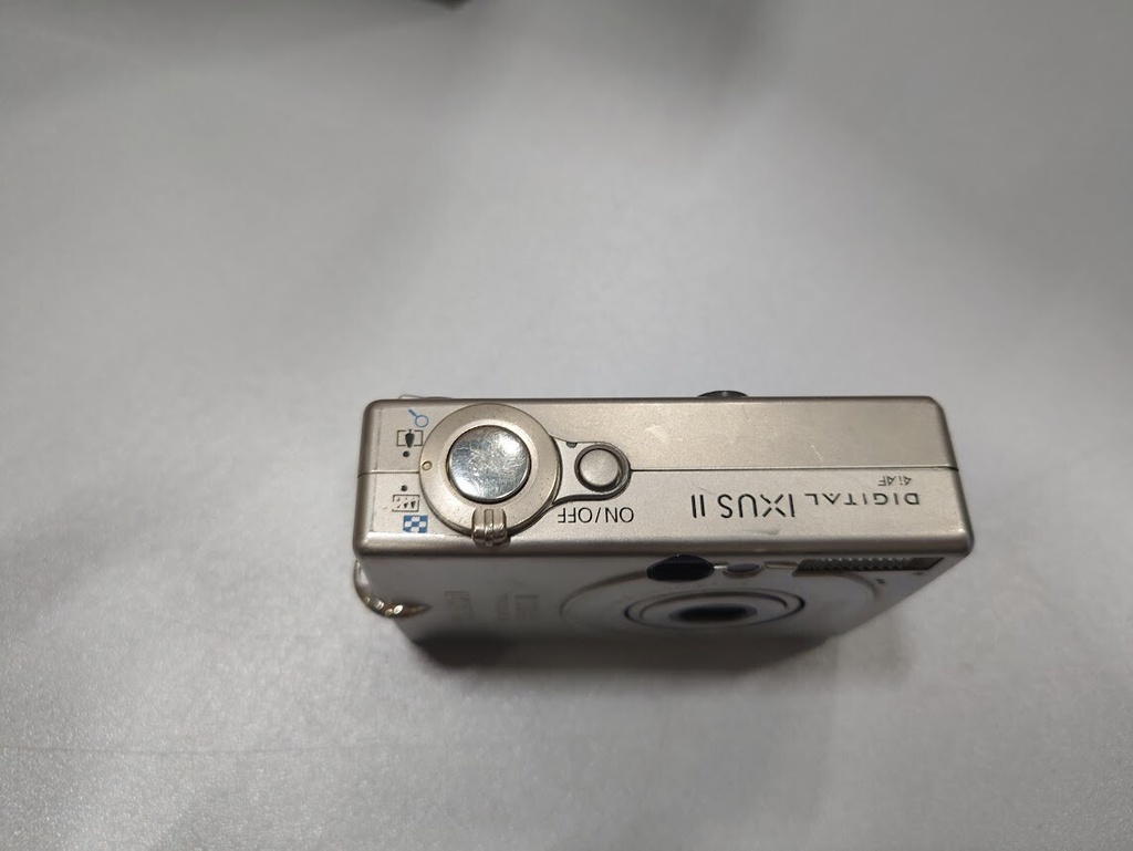 Canon IXUS II PC1035 Digital Camer 3.2MP f/2.8 Japan Not Working For Parts