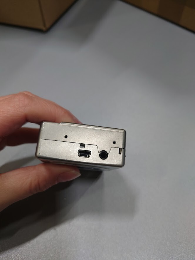 Canon IXUS II PC1035 Digital Camer 3.2MP f/2.8 Japan Not Working For Parts