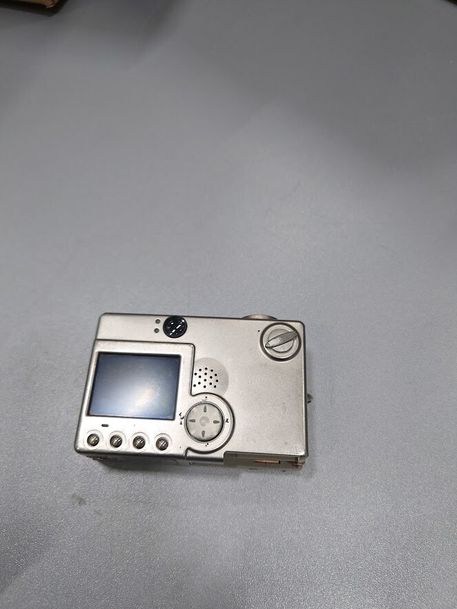 Canon IXUS II PC1035 Digital Camer 3.2MP f/2.8 Japan Not Working For Parts