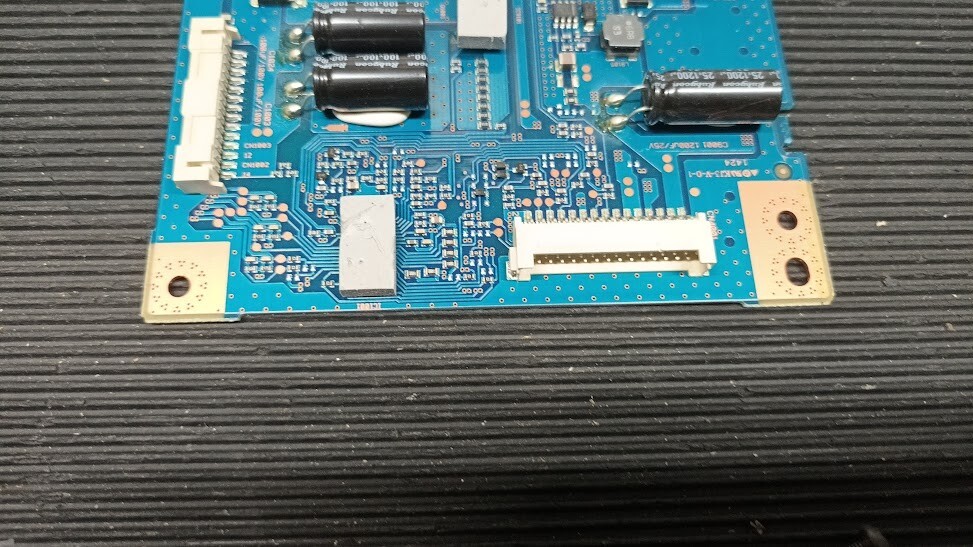 Non-Working 14STM4250AD-6501 REV:1.0 Circuit Board - For Parts Or Repair