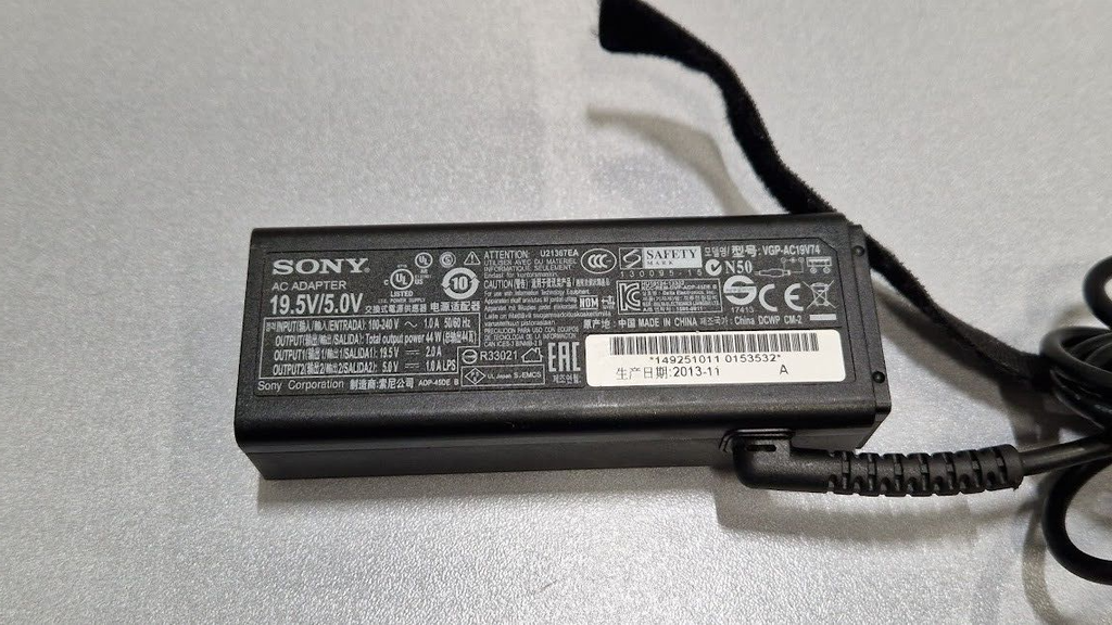 Sony ADP-45DE B AC Adapter 19.5V 2.0A Used Working Without Power Cord