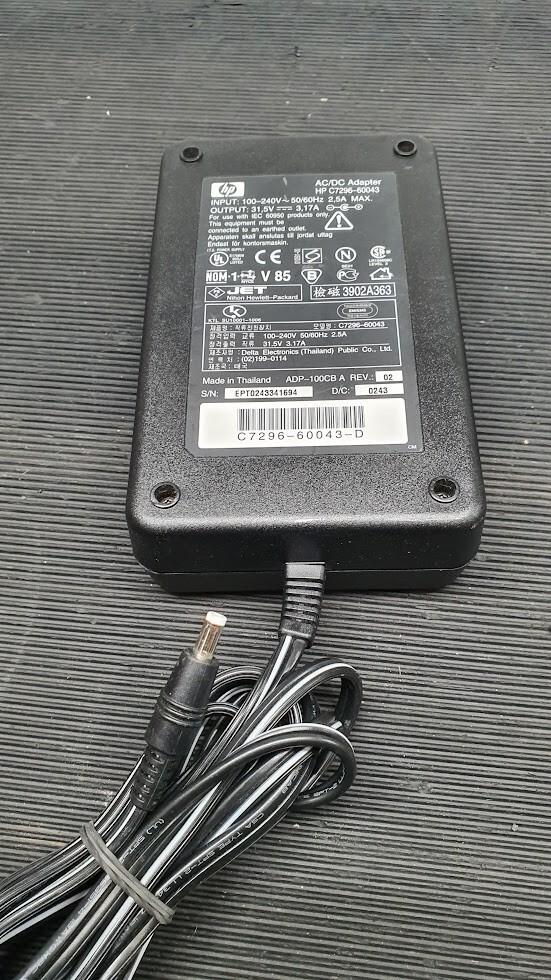 HP C7296-60043 AC/DC Adapter 31.5V 3,17A Used Working Without Power Cord