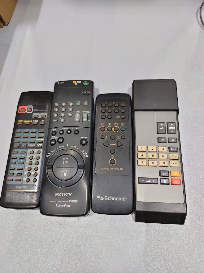 LOT OF 4 Remote Controls Sanyo RB-T44 Sony RMT-V159B Schneider Unknown Not Teste