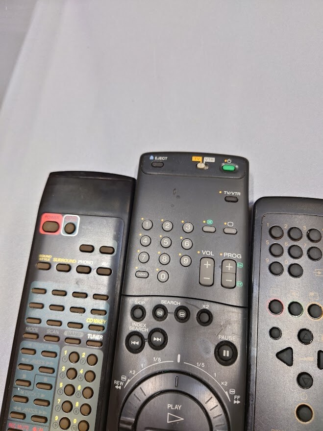 LOT OF 4 Remote Controls Sanyo RB-T44 Sony RMT-V159B Schneider Unknown Not Teste