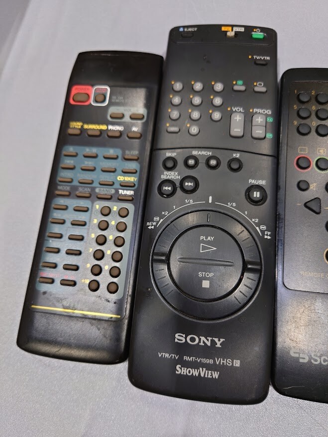 LOT OF 4 Remote Controls Sanyo RB-T44 Sony RMT-V159B Schneider Unknown Not Teste
