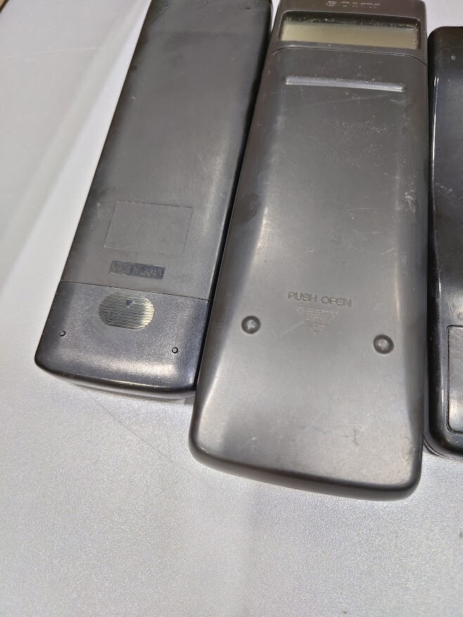 LOT OF 4 Remote Controls Sanyo RB-T44 Sony RMT-V159B Schneider Unknown Not Teste