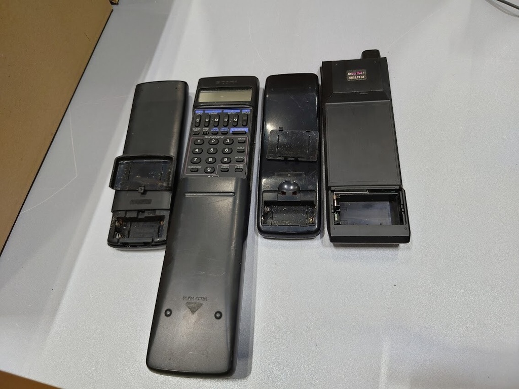 LOT OF 4 Remote Controls Sanyo RB-T44 Sony RMT-V159B Schneider Unknown Not Teste