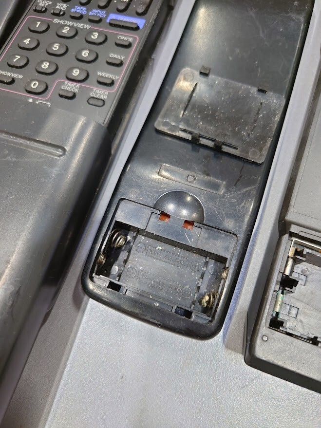 LOT OF 4 Remote Controls Sanyo RB-T44 Sony RMT-V159B Schneider Unknown Not Teste