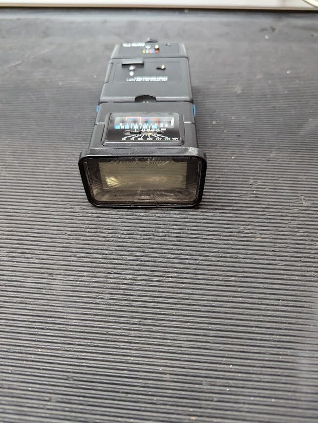 VIVITAR ZOOM THYRISTOR 3500 Speedlight  Flash  Black  - Untested