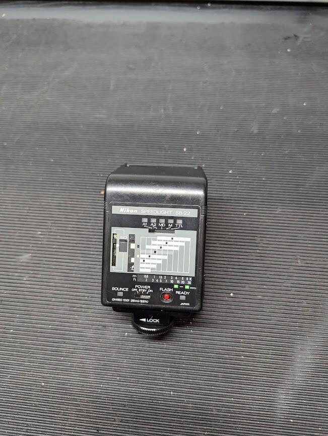 Nikon Flash Speedlite SB-22 Flash   Black  - Untested WITH CASE