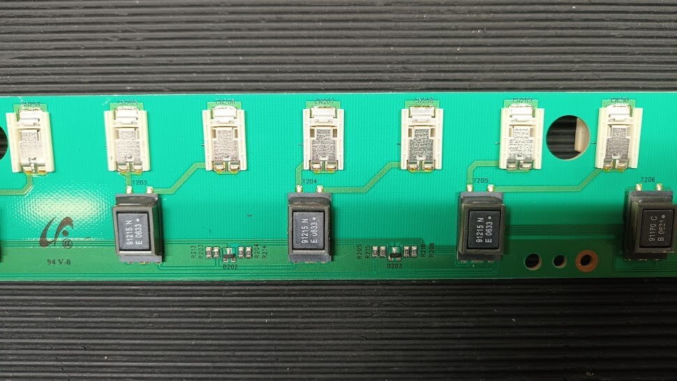 Hansol HI40024W2I-B LCD Circuit Board - Used, Working Condition