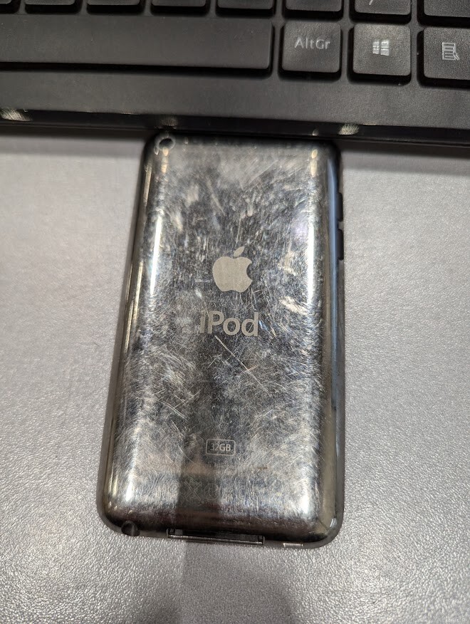 Apple iPod Touch 4th Gen A1367 MP3 Lettore Musicale 32GB Non Funzionante X Parti