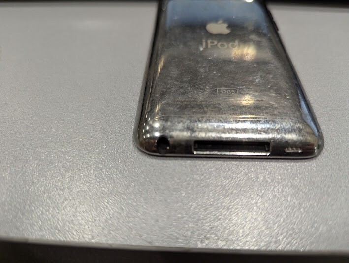 Apple iPod Touch 4th Gen A1367 MP3 Lettore Musicale 32GB Non Funzionante X Parti