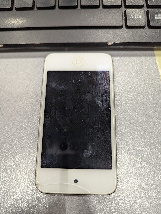 Apple iPod Touch 4th Gen A1367 MP3 Lettore Musicale 32GB Non Funzionante X Parti