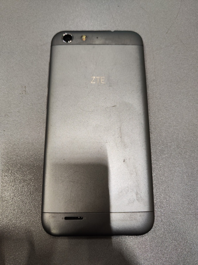 ZTE Blade V6 T660 Smartphone 16GB - Schermo Rotto, Non Funzionante