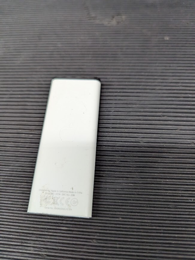 Apple Remote Control A1156 Wireless White Not Tested Parts/Repair