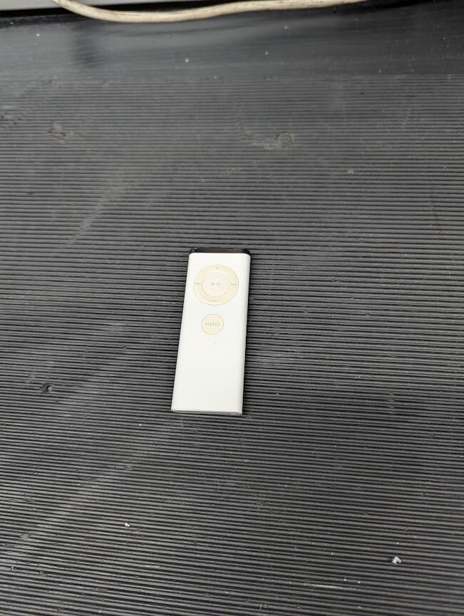 Apple Remote Control A1156 Wireless White Not Tested Parts/Repair