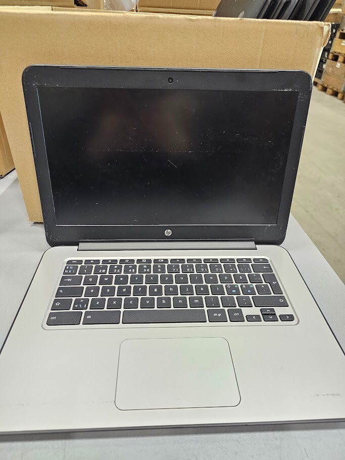 HP Chromebook 14 G4 - Intel Celeron N2840, 16GB eMMC, 2GB RAM, LCD Defect