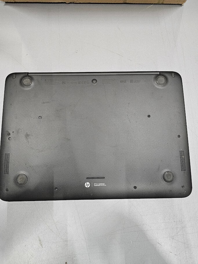 HP Chromebook 14 G4 - Intel Celeron N2840, 16GB eMMC, 2GB RAM, LCD Defect