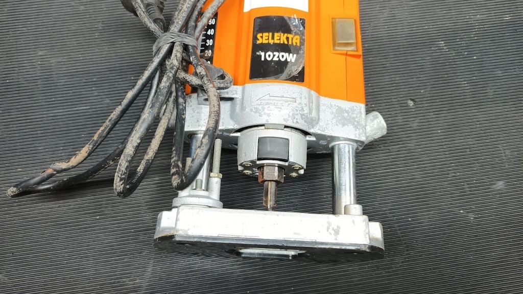 Selekta Router 1020W, Not Working, For Parts or Repair