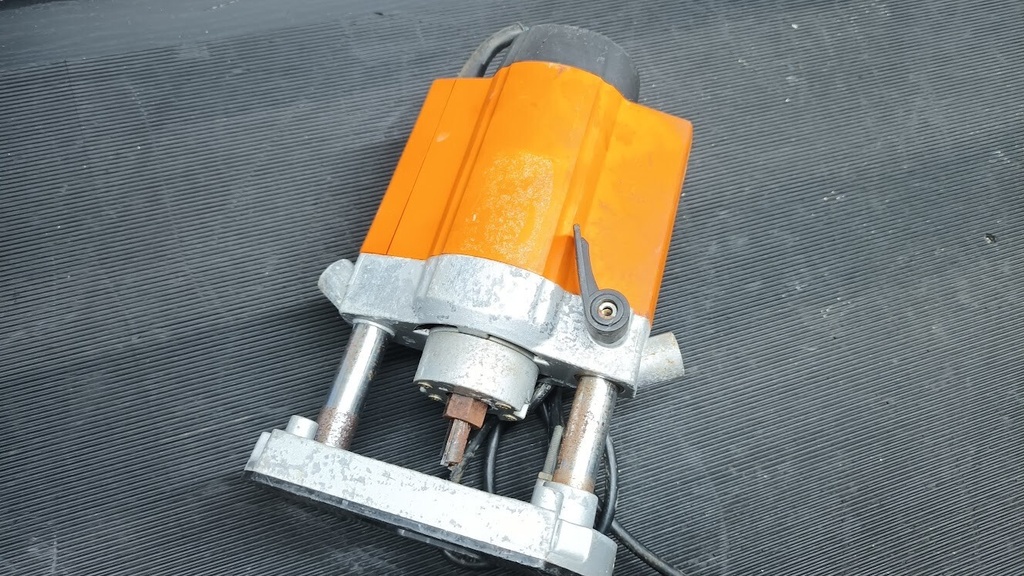 Selekta Router 1020W, Not Working, For Parts or Repair