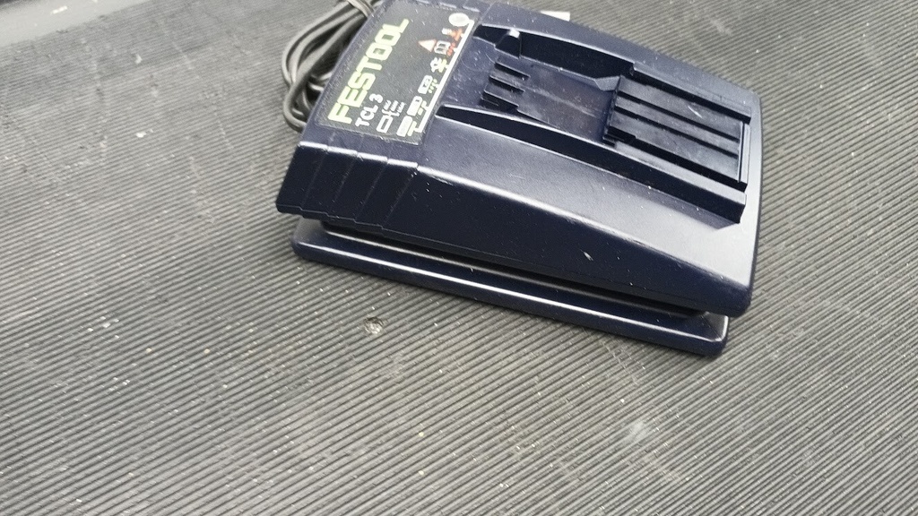 Festool TCL 3 Battery Charger 10.8-18V - For Parts or Repair, Non-Working