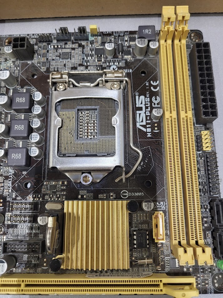 ASUS H81I-PLUS Mini-ITX Motherboard - Non-Functional For Parts or Repair