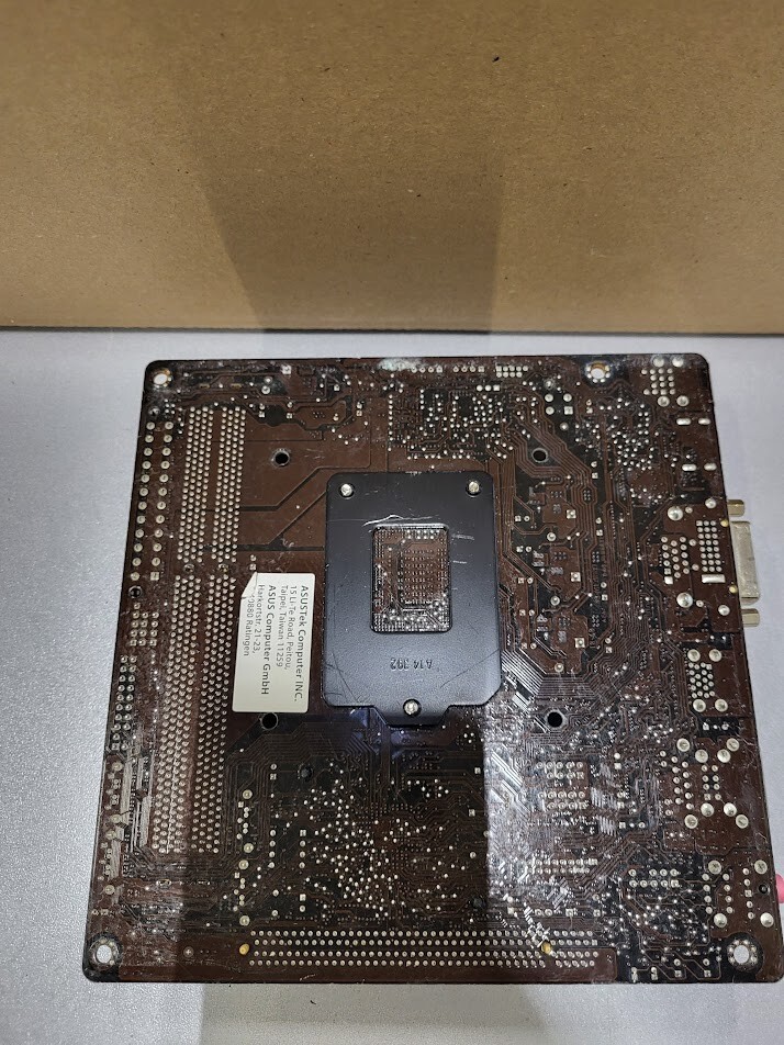 ASUS H81I-PLUS Mini-ITX Motherboard - Non-Functional For Parts or Repair