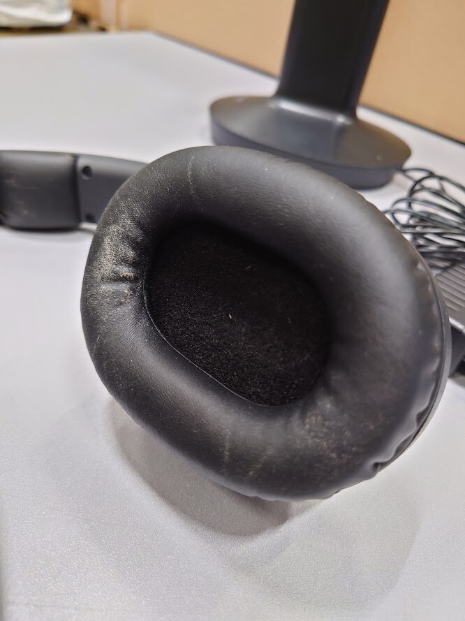 Sony MDR-RF895R Over Ear Headphones Black Not Working For Parts