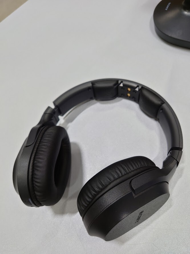 Sony MDR-RF895R Over Ear Headphones Black Not Working For Parts