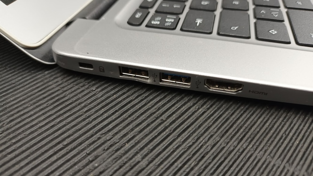 Acer Chromebook 14 - Celeron N3160, 4GB RAM, 32GB eMMC – Non-Working, For Parts