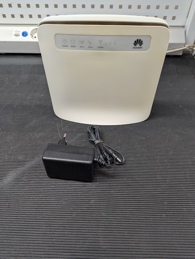 Huawei E5186s-22A E5186 4G LTE Wireless Router LTE CAT 6 300Mbps Used