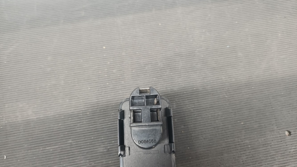 Bosch 14.4V 1.4Ah NiCd Battery 2 607 335 160 –Not Working, For Parts