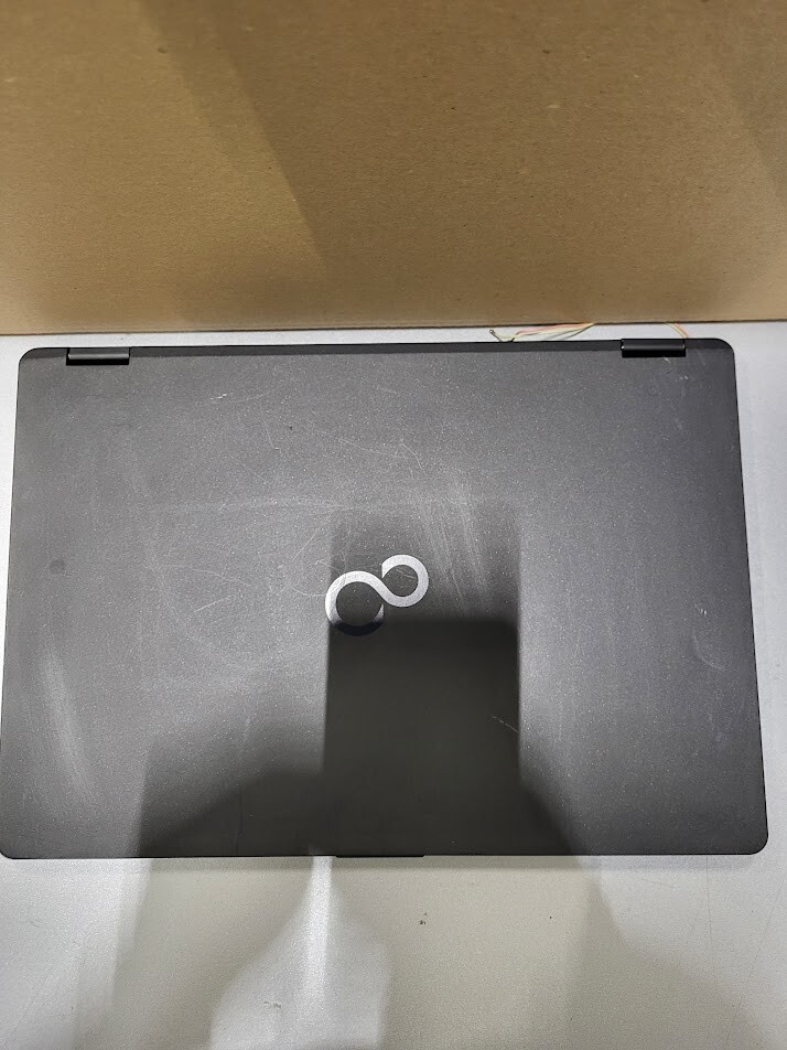 Fujitsu Lifebook U Series Display & Keyboard for Parts – Used Scratched
