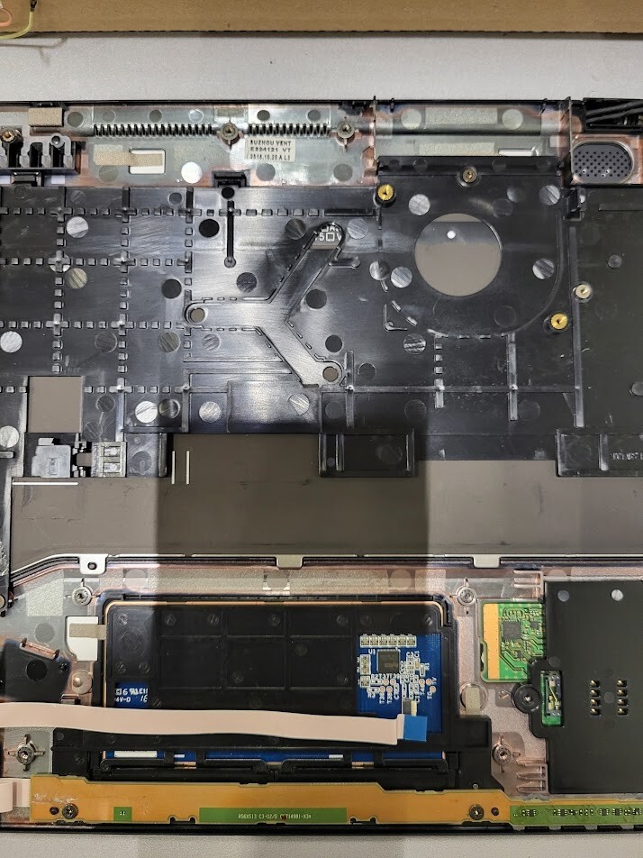 Fujitsu Lifebook U Series Display & Keyboard for Parts – Used Scratched