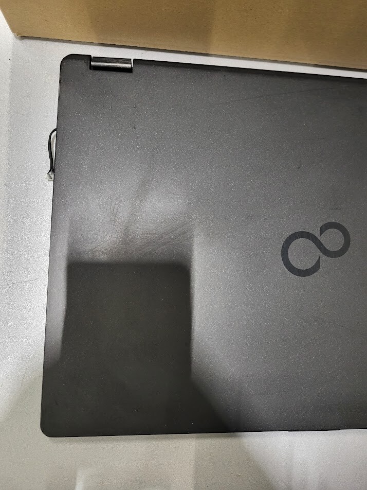 Fujitsu Lifebook U Series Display & Keyboard for Parts – Used Scratched