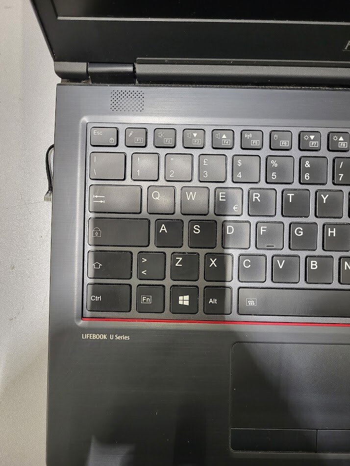 Fujitsu Lifebook U Series Display & Keyboard for Parts – Used Scratched
