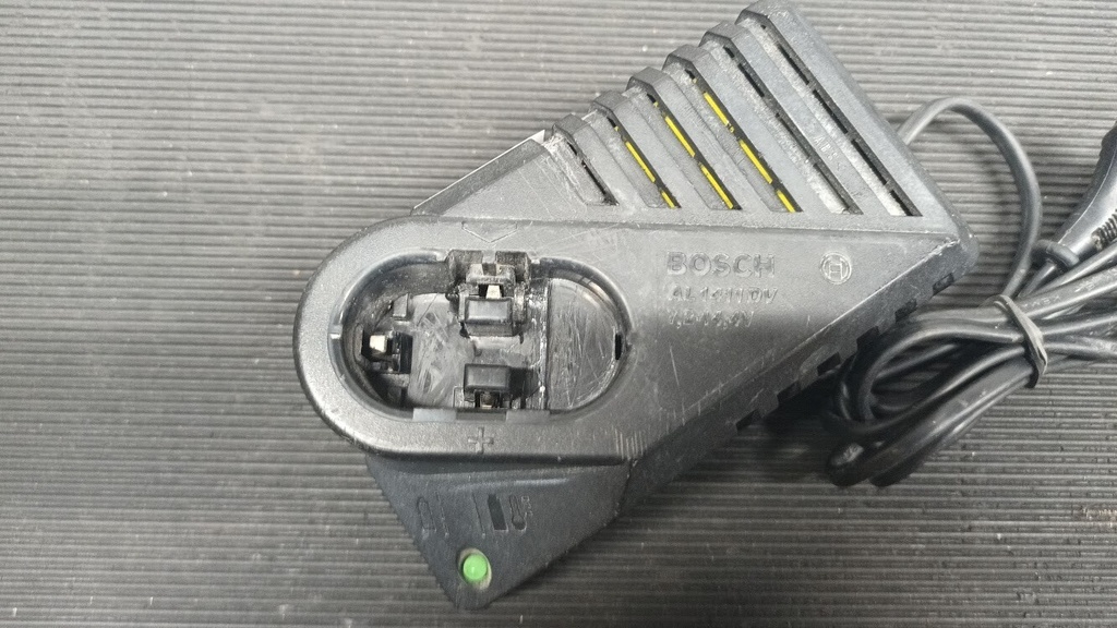 Bosch AL 1411 DV Battery Charger – Not Working, For Parts or Repair
