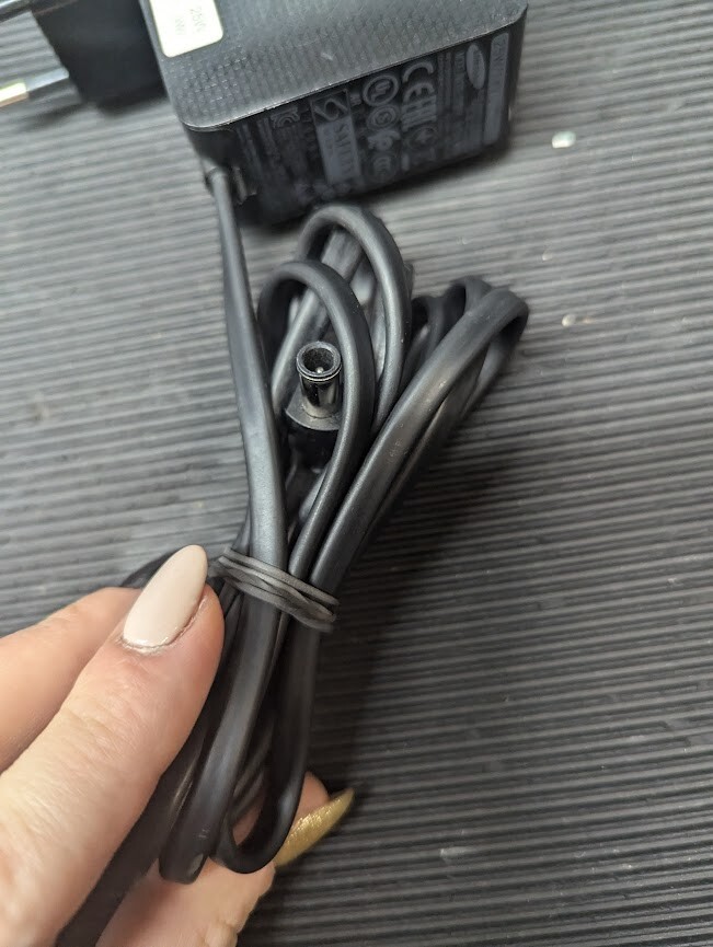 SAMSUNG A2514-MPNL AC Adapter 14.0V 1.79A Used Working With Power Cord