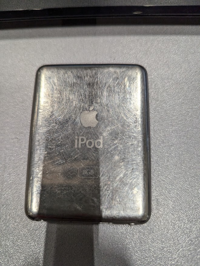 Apple iPod Nano 3rd Generation A1236 8Gb  Silver Used Working