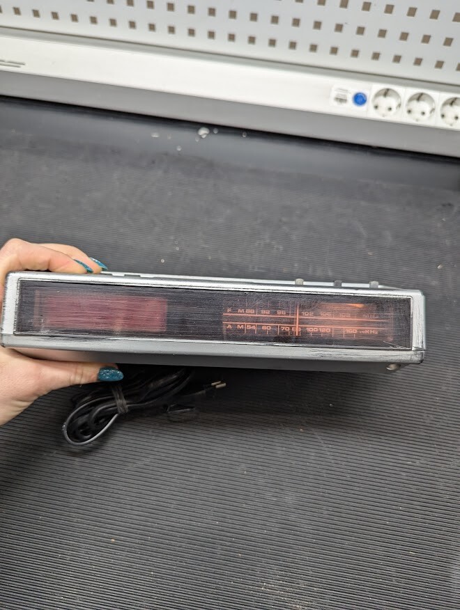 Vintage GE Electronic Digital Clock Radio  AM/FM Condition Used Working