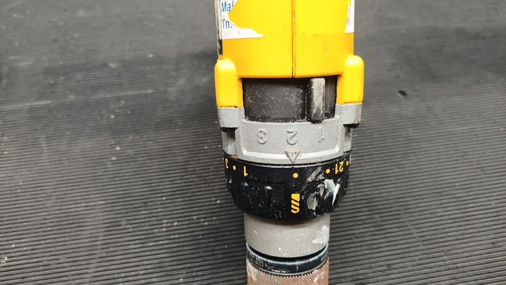 DeWalt DC980 18V Cordless Drill/Driver - Not Working, Scratches And Marks